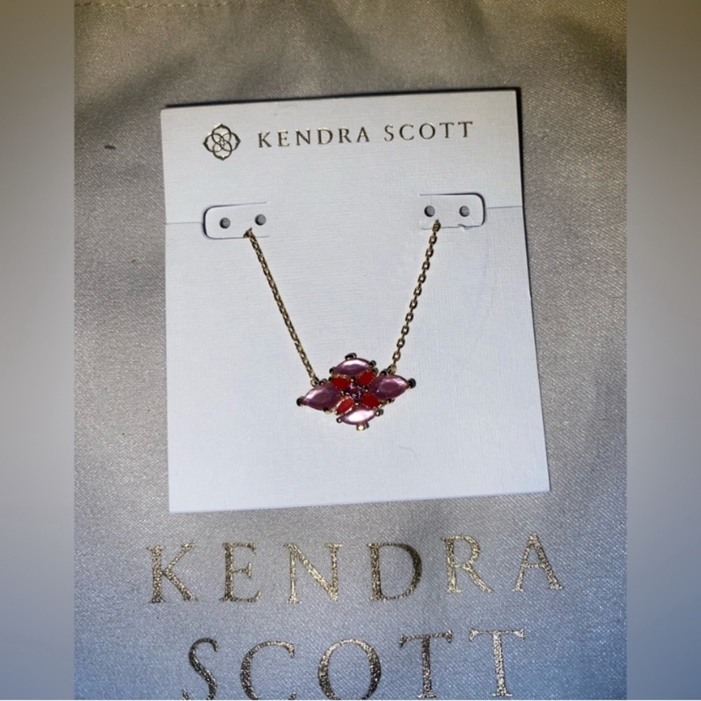 BNWT Kendra Scott Abbie Stone Cluster Pendant Necklace 19-22" in Pink &Gold $85
